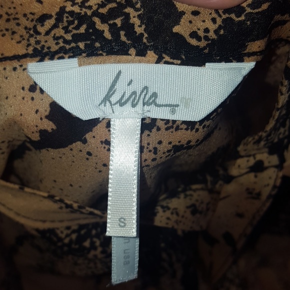 🌺 Cold Shoulder Blouse - Picture 3 of 5